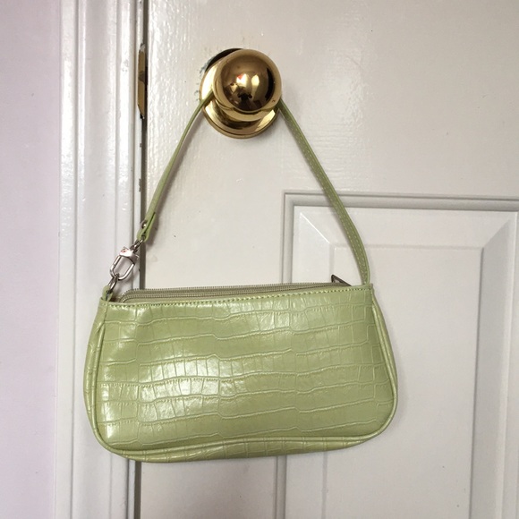 GREEN PURSE - Picture 1 of 1